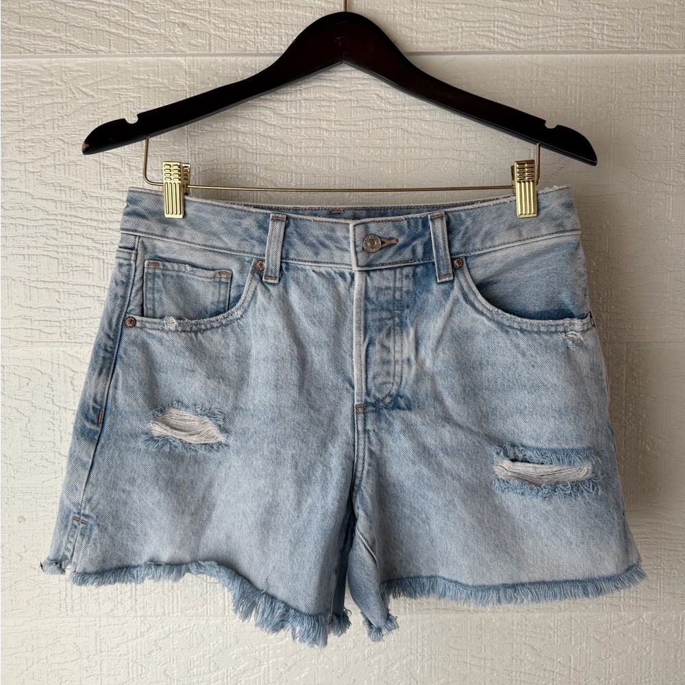 Express Boyfriend Midi Shorts Size 4 Mid Rise Distressed